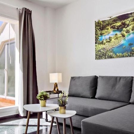 Atico Con Terraza Privada En Malaga Centro Apartment Exterior photo