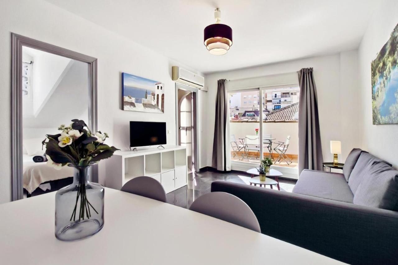 Atico Con Terraza Privada En Malaga Centro Apartment Exterior photo