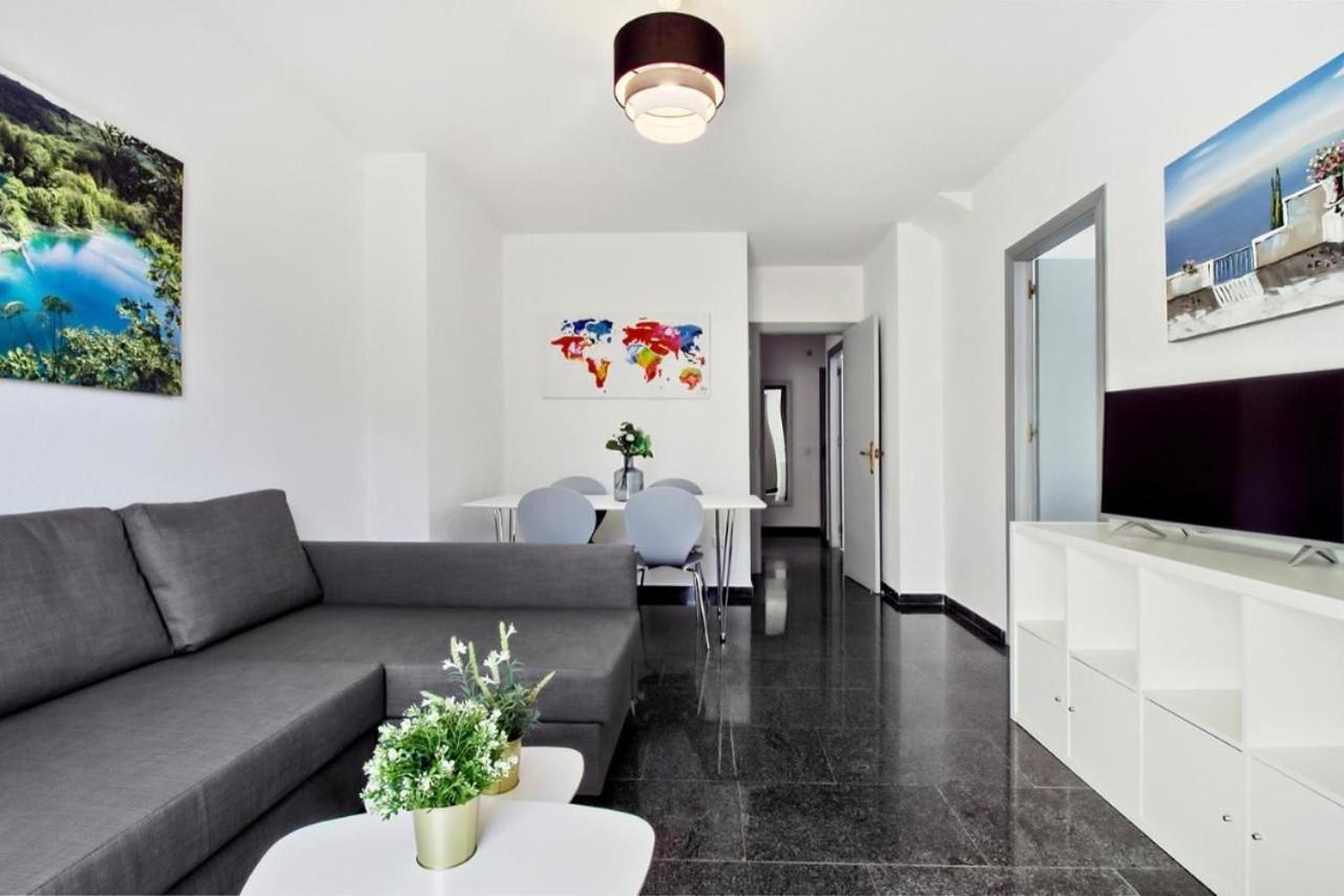Atico Con Terraza Privada En Malaga Centro Apartment Exterior photo