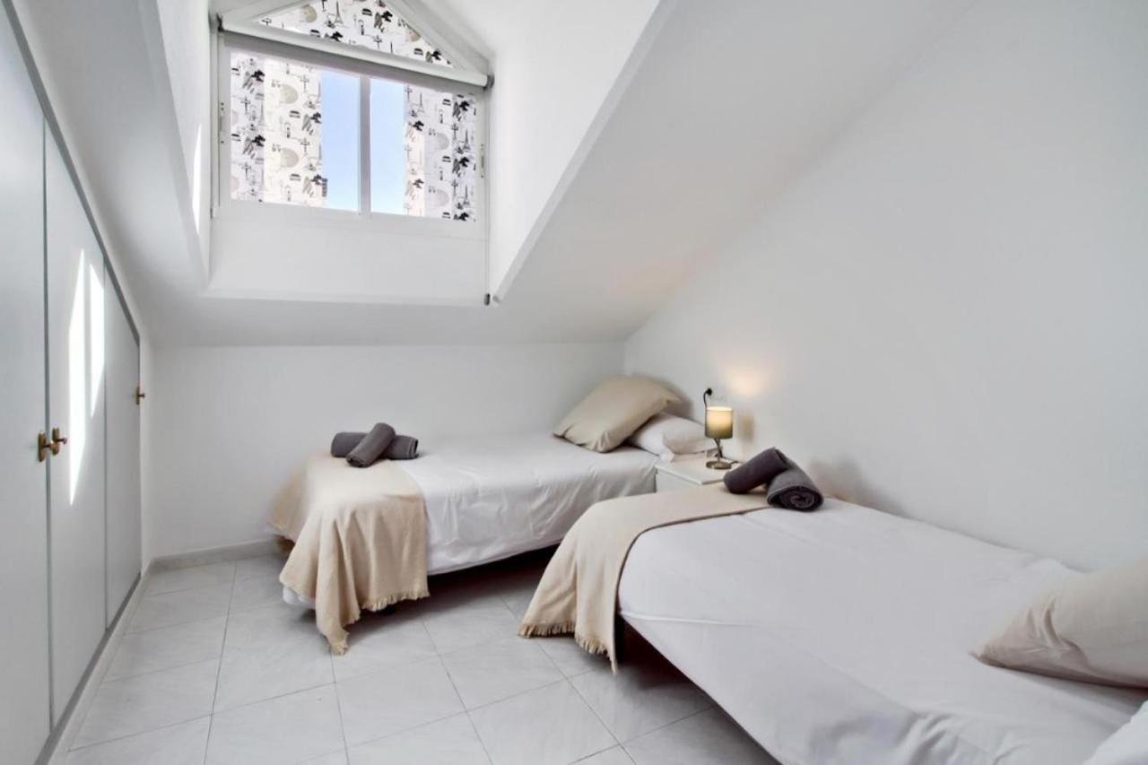 Atico Con Terraza Privada En Malaga Centro Apartment Exterior photo