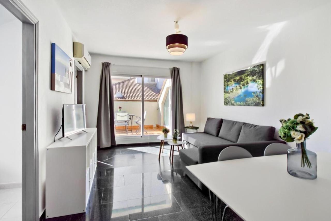 Atico Con Terraza Privada En Malaga Centro Apartment Exterior photo